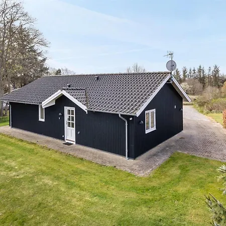 Skammel - 900m From The Sea By Interhome